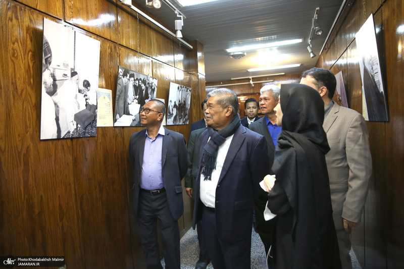 بازدید محمد بن سیو وزیر کشاورزی  و امنیت غذایی کشور مالزی از  بیت امام خمینی (س) در جماران