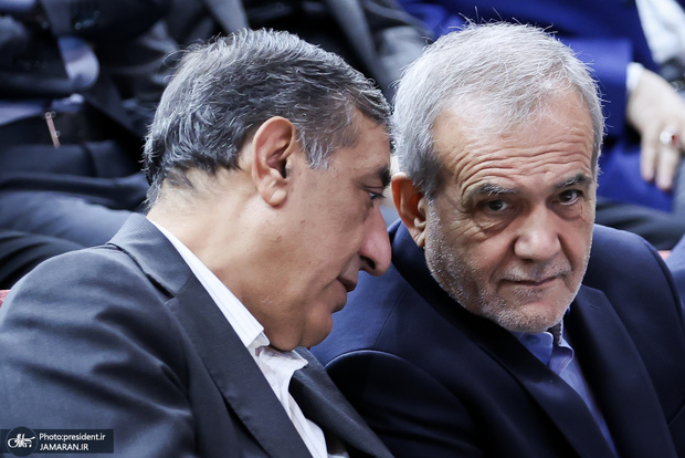 ببینید/ واکنش جالب پزشکیان به تعریف و تمجید معاونش!