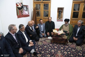 حضور وزیر کار در بیت تاریخی امام در خمین