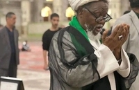 حضور شیخ ابراهیم زکزاکی در حرم مطهر امام خمینی (س) (1)