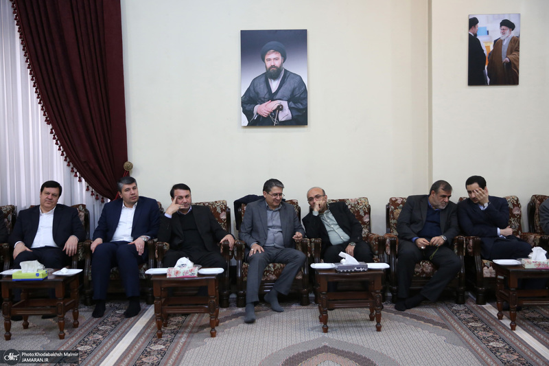 دیدار وزیر اقتصاد  جمعی از مدیران بانک ها با سید حسن خمینی