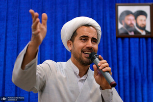 جشن عبادت و تکلیف فرزندان کارکنان معاونت پشتیبانی سپاه در حرم امام خمینی (س)