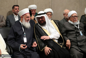 دیدار مسئولان نظام، سفرای کشور‌های اسلامی و مهمانان کنفرانس وحدت با رهبر انقلاب