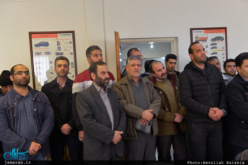 ادای احترام جمعی از پرسنل حرم امام خمینی به به شهدای آتش نشان 