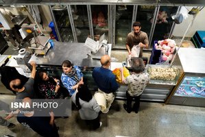 جریان عادی زندگی در شهر تهران...