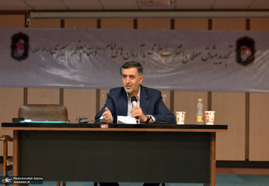 تحلیل عبدالله گنجی از بیانیه مشترک چین و کشورهای عربی علیه ایران: طبیعی است که چین به ما لگد بزند، می‌خواهد اعتماد اعراب را جلب کرده و آمریکا را تحریک نکند!