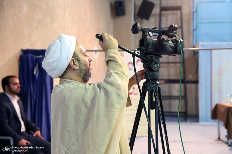آیین رونمایی از نسخه جدید نرم افزار مجموعه آثار امام خمینی(ره) در حسینیه جماران