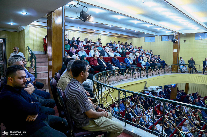 شب بزرگداشت «فرشاد مومنی»