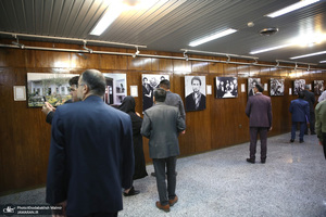 بازدید جمعی از شرکت کنندگان نشست تخصصی مسئولین وکارشناسان دیرخانه شورای فرهنگ عمومی استانها از بیت امام خمینی (س) در جماران