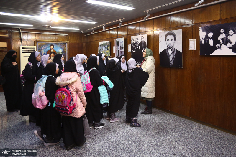 بازدید اقشار مختلف مردم از بیت امام خمینی (س) در جماران-5