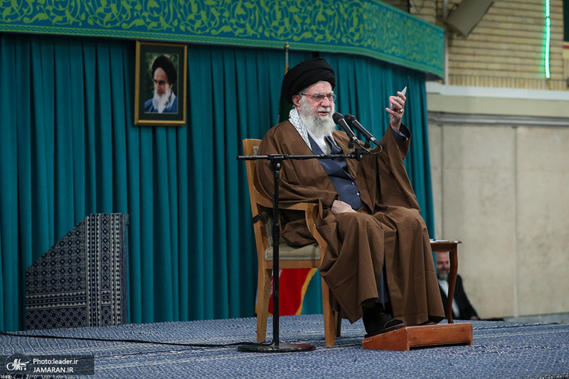 دیدار هزاران نفر از زنان و دختران با رهبر معظم انقلاب