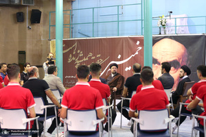 دیدار اعضای تیم ملی فوتبال نوجوانان ایران با سید حسن خمینی