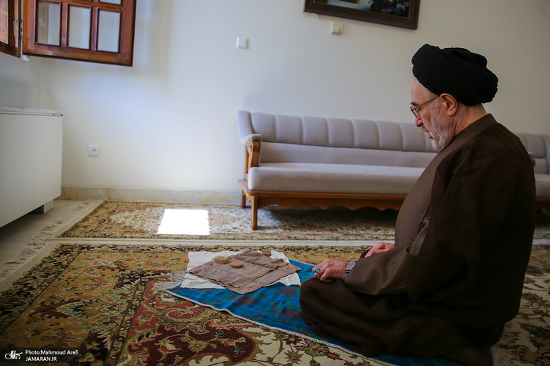 دیدار اقشار مختلف مردم اردکان با سید محمد خاتمی نماز خواندن خاتمی نماز خاتمی