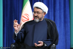 گفتگو با رئیس موسسه تنظیم و نشر آثار امام خمینی (س)  در حسینیه جماران