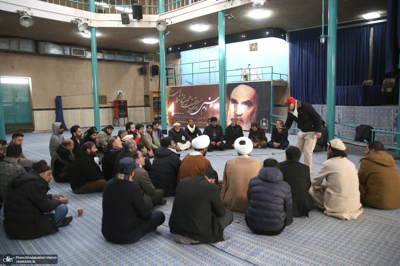 بازدید جمعی از گردشگران کشور پاکستان از بیت امام خمینی از جماران