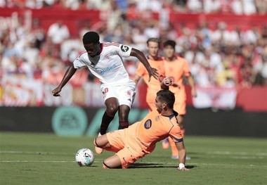 سویا در اندلس بارسلونا را له کرد