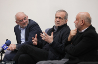 دیدار پزشکیان با جمعی از کودکان بی سرپرست در مجتمع خانه دختران ایران (3)