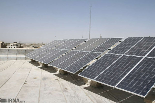بهره‌برداری بیش از ۷۰۰ پنل خورشیدی در استان کرمان