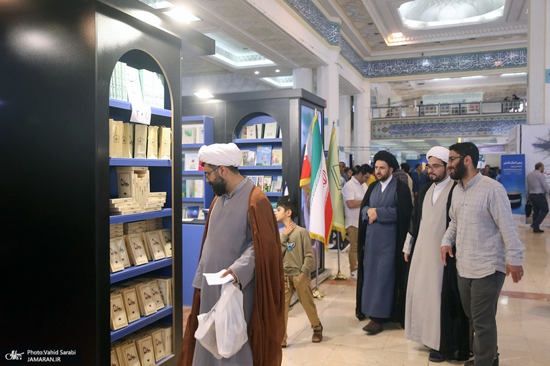 غرفه موسسه تنظیم و نشر آثار امام خمینی (س) در سی و پنجمین نمایشگاه کتاب تهران- 3