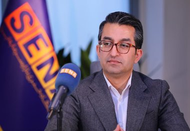 معاون نظارت بر بورس‌ها و ناشران سازمان بورس و اوراق بهادار: سازمان بورس زمینه عرضه اوراق سلف موازی استاندارد سکه را فراهم کرد/ عرضه اوراق سلف موازی استاندارد سکه منوط به تأیید ضمانت‏‌های لازم توسط سپرده‌گذاری مرکزی است
