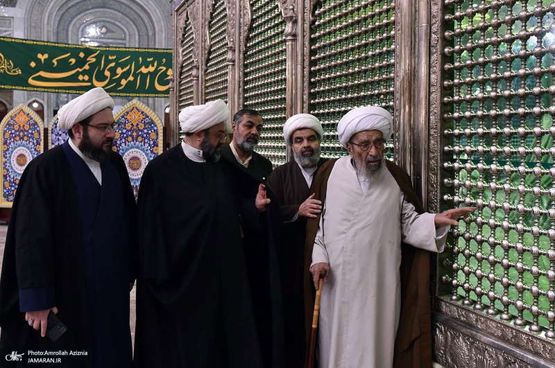 حضور آیت الله مصطفی اشرفی شاهرودی در حرم امام خمینی (س)