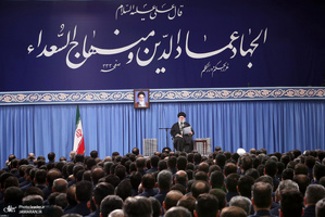 دیدار جمعی از فرماندهان و کارکنان نیروی هوایی ارتش با فرمانده معظم کل قوا