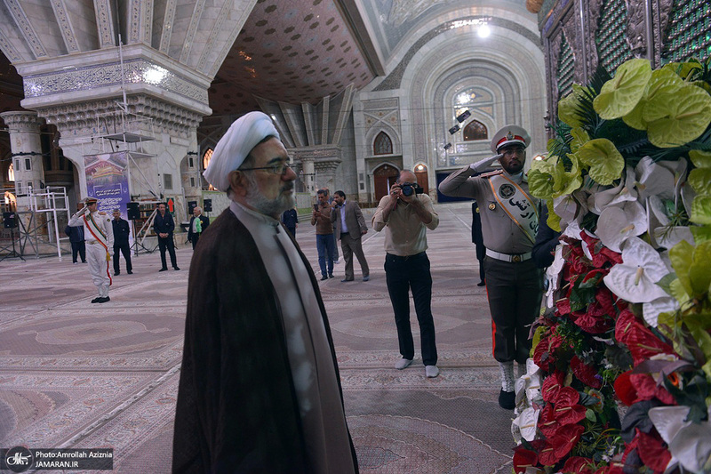 تجدید میثاق اساتید و دانشجویان پژوهشکده امام خمینی و انقلاب اسلامی با آرمان های بنیانگذار جمهوری اسلامی ایران