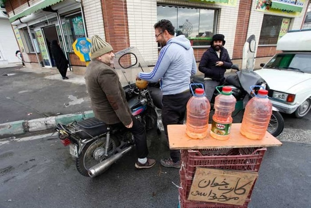 خبرگزاری ایلنا: کارگران شهرداری ایرانشهر برای تامین معاش بنزین یارانه‌ای می‌فروشند