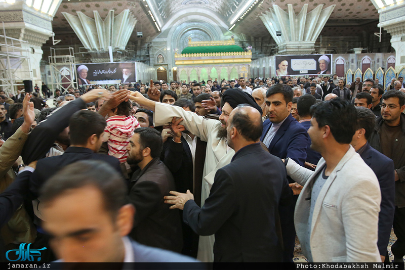 اقامه نماز مغرب و عشا توسط سید حسن خمینی در اولین پنجشنبه سال 1396