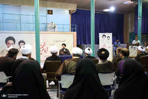 آیین رونمایی از نسخه جدید نرم افزار مجموعه آثار امام خمینی(ره) در حسینیه جماران