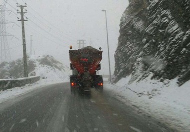 بارش برف چهار گردنه استان قزوین را فرا گرفت