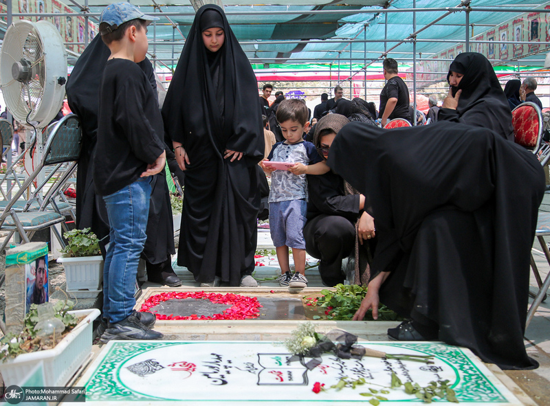 مراسم چهلمین روز شهدای جنگ تحمیلی ۱۲ روزه در قطعه 42 بهشت زهرا (س)