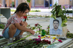 مراسم مهمانی لاله ها در بهشت زهرا (س) تهران