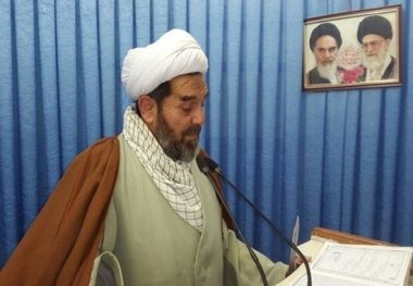 امام جمعه نهاوند: تجهیزات دفاعی ایران همانند گذشته باید در اوج اقتدار باشد