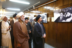 بازدید جمعی از علمای نجف از حسینه و مجموعه فرهنگی جماران