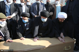 مراسم تشییع و خاکسپاری مرحوم حاج عیسی جعفری در حرم امام خمینی(س)