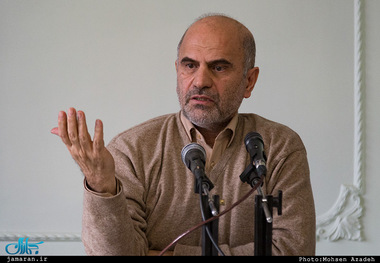 فرشاد مومنی: دولت روحانی باید دروغ‌های دولت قبل را منتشر کند