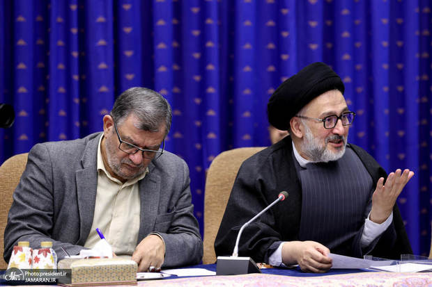 روایت ابطحی از نشست رییس جمهور و سیاسیون/ حیف پزشکیان در امر رسانه غریب است/ بخش رسانه‌ای ریاست جمهوری کاری کنند دفاعیاتی که خود رییس جمهور کرد به گوش مردم برسد/ پزشکیان گفت اولین خواسته آمریکا این است که موشک نداشته باشیم و من نمی‌توانم قبول کنم