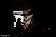 رشد بی‌کاری زنان ایران/ نیمی از زنان سرپرست خانوار در فقر مطلقند و زنان کارگر فقیرتر شده‌اند/ دوسوم کارگران کارگاه‌های زیرزمینی ایران، زنان هستند