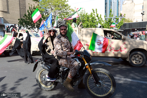 راهپیمایی دختران «جان‌فدای ایران» -۱