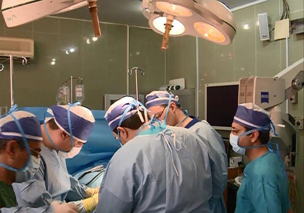 عمل جراحی مغز بدون بیهوشی در مشهد انجام شد