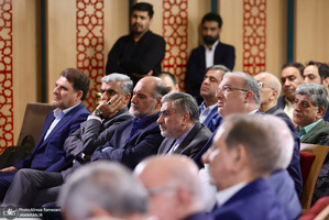 نشست رو‌نمایی کتاب در اندیشه ایران