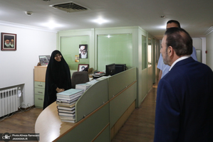 بازدید محمود واعظی از موسسه مطبوعاتی جماران