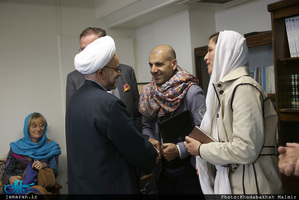 دیدار  گردشگران آلمانی و اتریشی با حجت الاسلام والمسلمین دکتر مقدم 