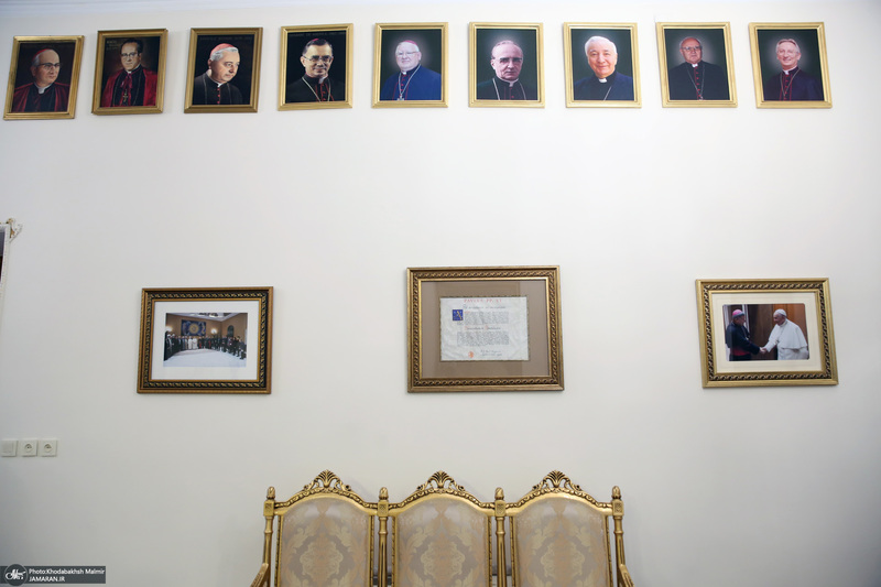 حضور سید حسن خمینی در سفارت واتیکان
