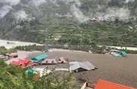 سیل ناگهانی در شمال هند با ده‌ها کشته و زخمی (1)