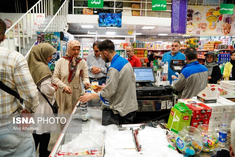 جریان عادی زندگی در شهر تهران...