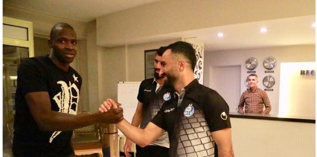 استقبال از مهاجم جدید استقلال در ترکیه + عکس
