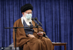 دیدار جمعی از پرستاران و خانواده‌ شهدای مدافع سلامت با رهبر معظم انقلاب