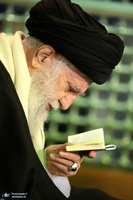 حضور رهبر معظم انقلاب در مرقد مطهر امام خمینی(س) و گلزار شهیدان